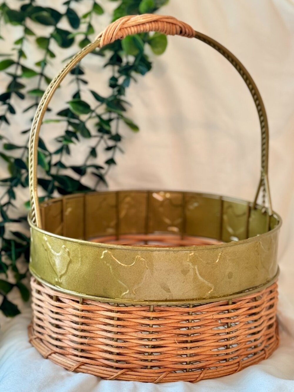 Vintage Farmhouse Wicker & Metal Basket with Chicken Motif & Handle